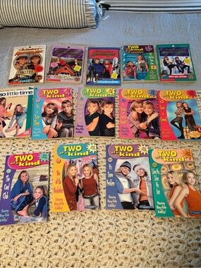 Mary-Kate and Ashley Book Bundle (14 books)